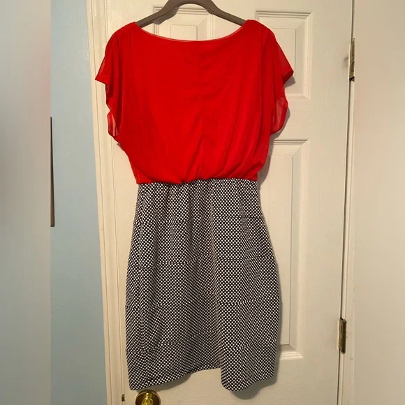 EN FOCUS PETITE red & navy w/ white polka dot dress size: 8p - Picture 5 of 6